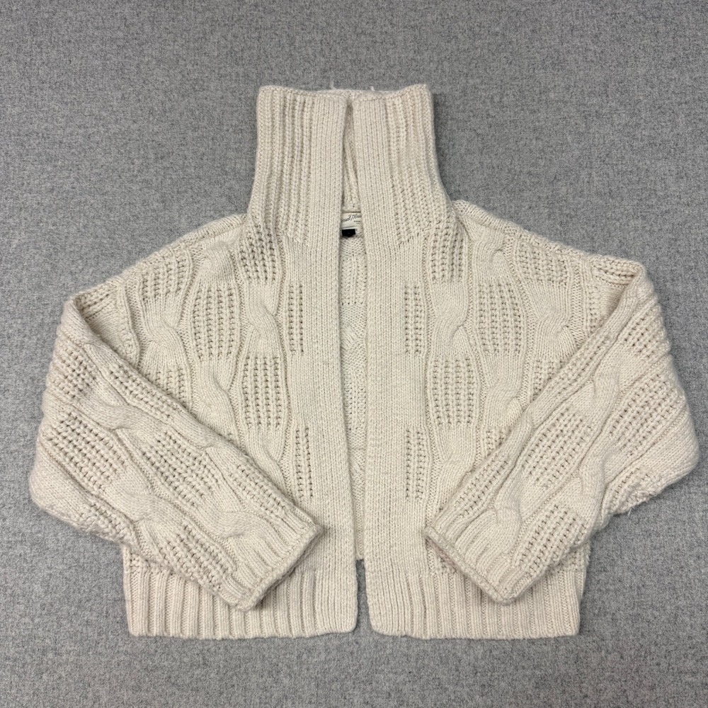 Universal Thread Cardigan Sweater Size Small Cream Cable Knit Open Front Cropped